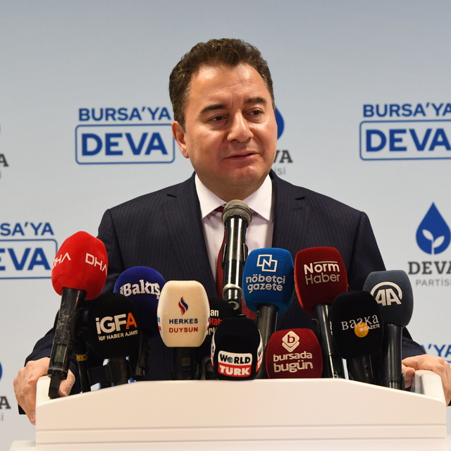 DEVA Partisi Genel Başkanı Babacan, Bursa'da partililerle bir araya geldi: