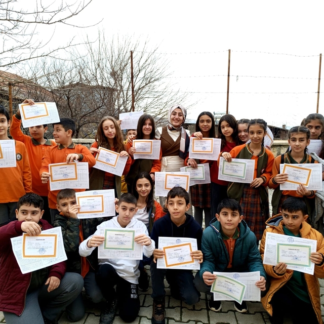 Çemişgezek'te öğrenciler karne aldı