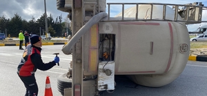 Burdur'da devrilen beton mikserinin sürücüsü yaralandı