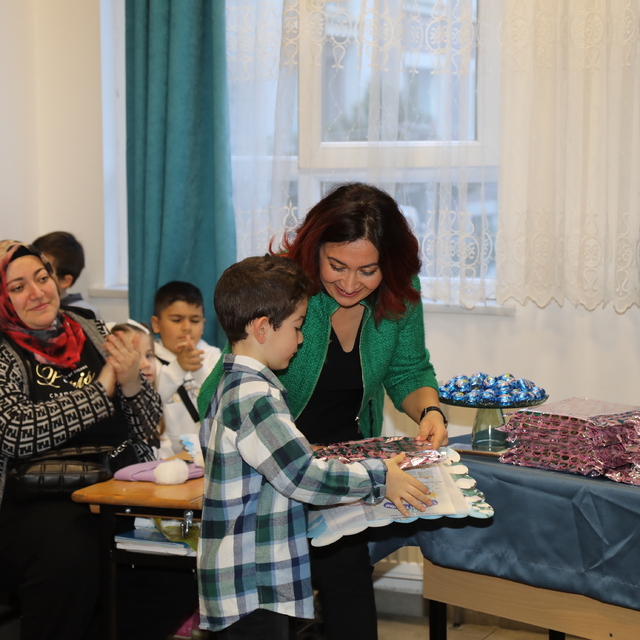 Çubuk ve Beypazarı'nda öğrenciler karnelerini aldı