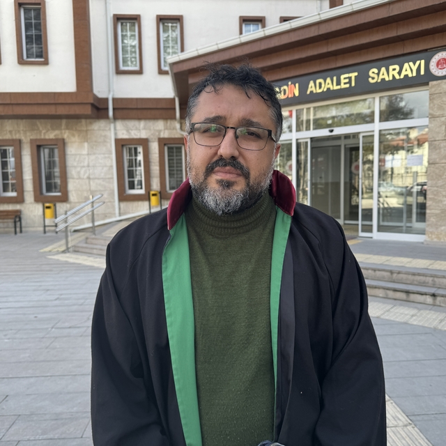 Afyonkarahisar'da 8 kişinin öldüğü minibüs kazasıyla ilgili sanığın yargıla...