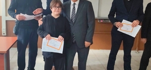 Karamürsel'de öğrenciler karnelerini aldı