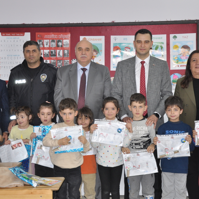 Gümüşhacıköy'de 2 bin 534 öğrenci karne aldı