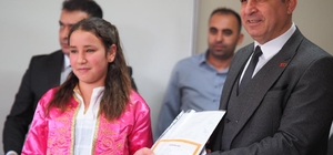 Aydın'da öğrenciler karnelerini aldı