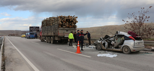 Kamyona çarpan otomobilin sürücüsü öldü