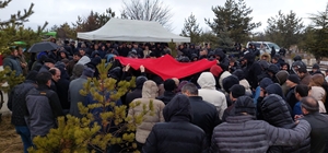 İzmir'deki iş yeri yangınında ölen işçilerden Kadir Zor'un cenazesi Çankırı...