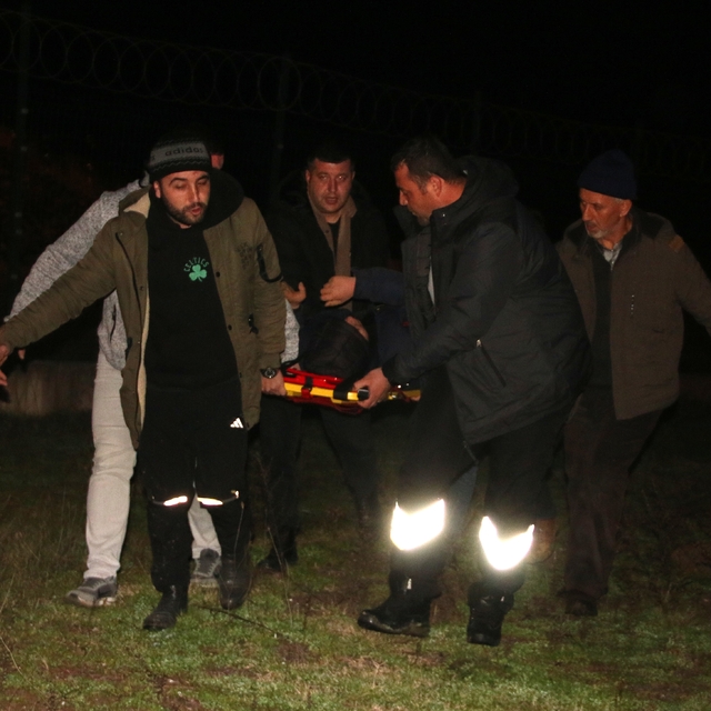 Kocaeli'de barajda mahsur kalan genç kurtarıldı