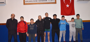 Karamürsel İdman Yurdu Spor Kulübü, güreşte yeni şampiyon adayları yetiştiriyor
