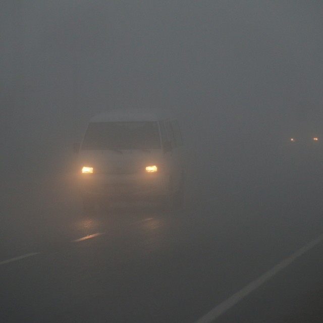 Hatay'da sis görüş mesafesini düşürdü