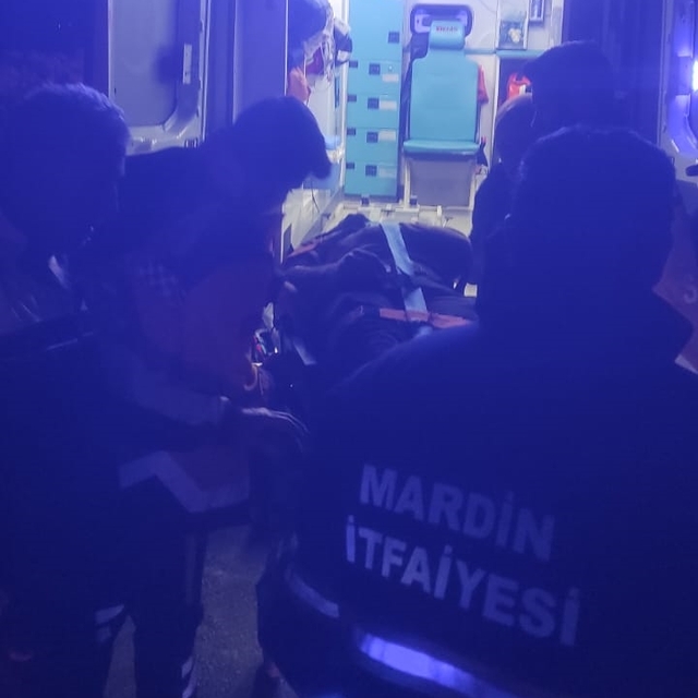 Mardin'de şarampole devrilen otomobildeki 5 kişi yaralandı