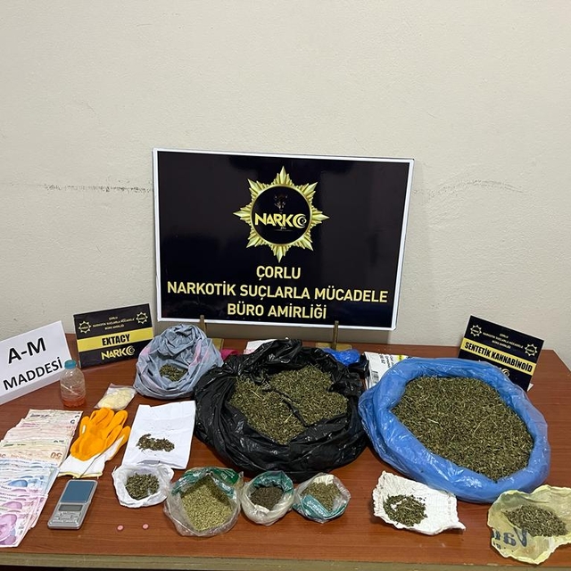 Tekirdağ'da uyuşturucu ticareti yaptıkları iddiasıyla 14 zanlı yakalandı