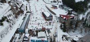 Palandöken Kayak Merkezi'nde yarıyıl tatili yoğunluğu yaşanıyor