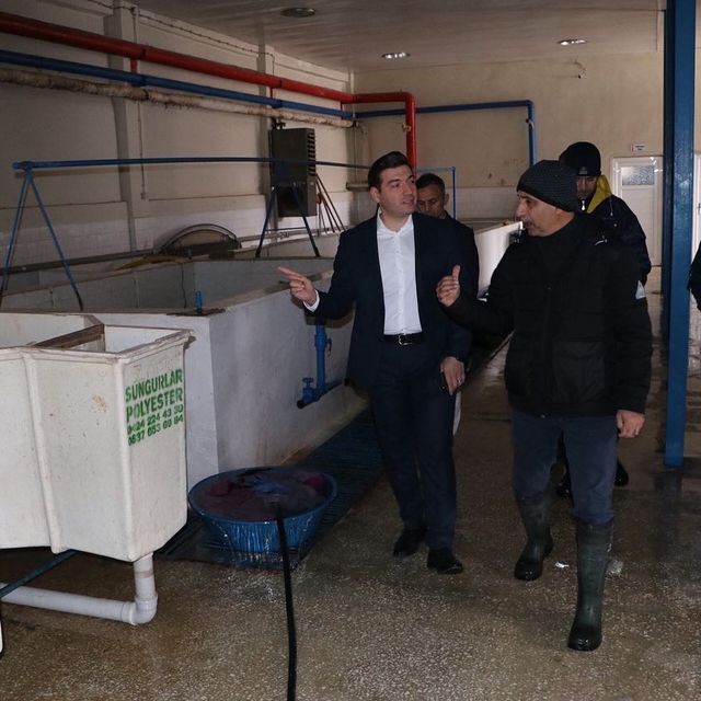 Keban Kaymakamı Atalık, Keban Su Ürünleri Üretim Tesislerini ziyaret etti