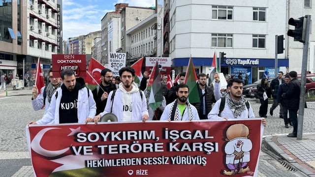 Rize'de doktor adayları Gazze için yürüdü