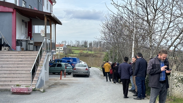 Sinop'ta budamak için çıktığı ağaçta kalp krizi geçirerek düşen kişi öldü
