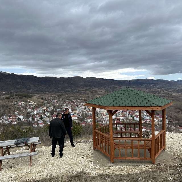 Başçiftlik'te park ve bahçe çalışmaları devam ediyor