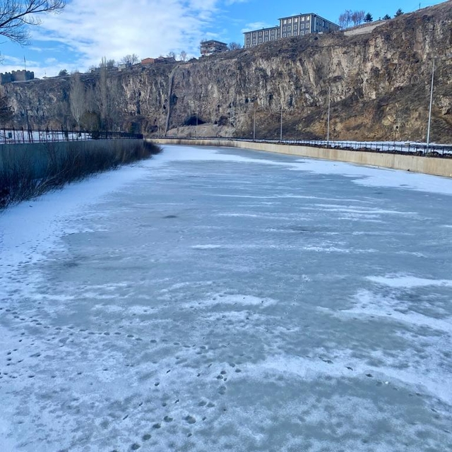 Erzurum, Kars ve Ardahan'da kar etkili oldu