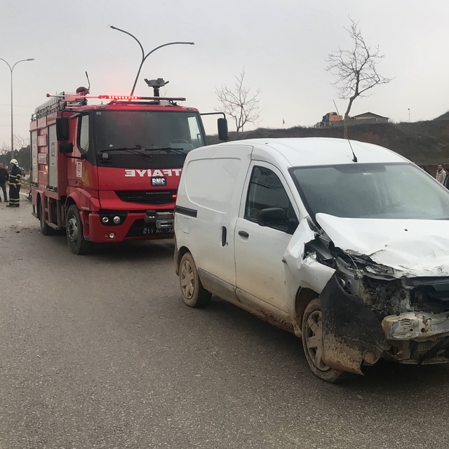 Bilecik'te 5 aracın karıştığı zincirleme kazada 1 kişi yaralandı