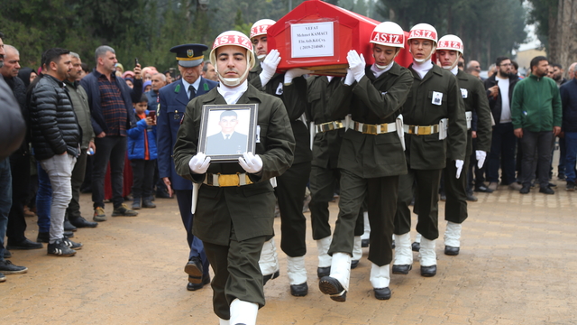 Kocaeli'de trafik kazasında ölen astsubayın cenazesi Hatay'da defnedildi