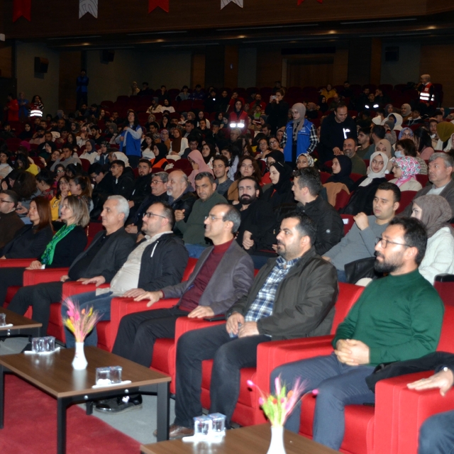 Muş'ta ücretsiz tiyatro etkinliği devam ediyor