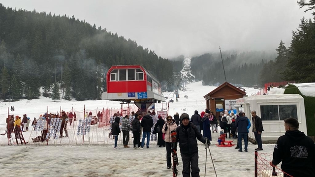 Yıldıztepe Kayak Merkezi'nde tatil yoğunluğu başladı