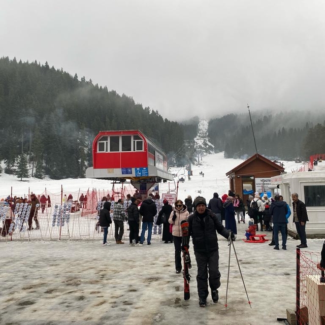 Yıldıztepe Kayak Merkezi'nde tatil yoğunluğu başladı