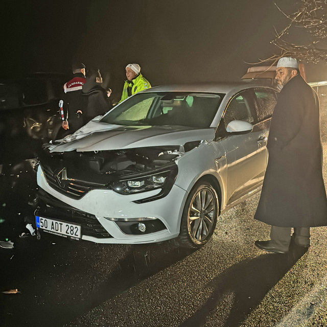 Nevşehir'de traktörle otomobilin çarpıştığı kazada 2 kişi yaralandı