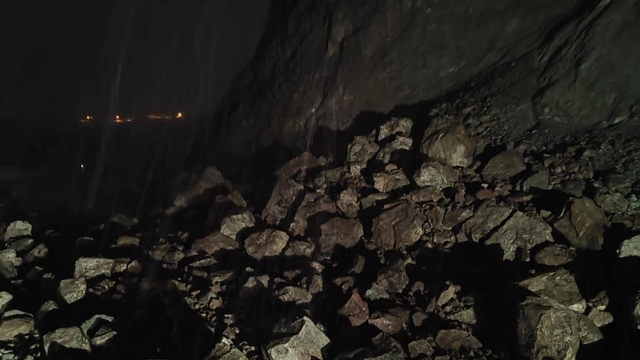 Yozgat'ta grup köy yolunda heyelan meydana geldi