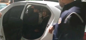 Uygulamada durdurulan otomobilden 6 kaçak göçmen çıktı