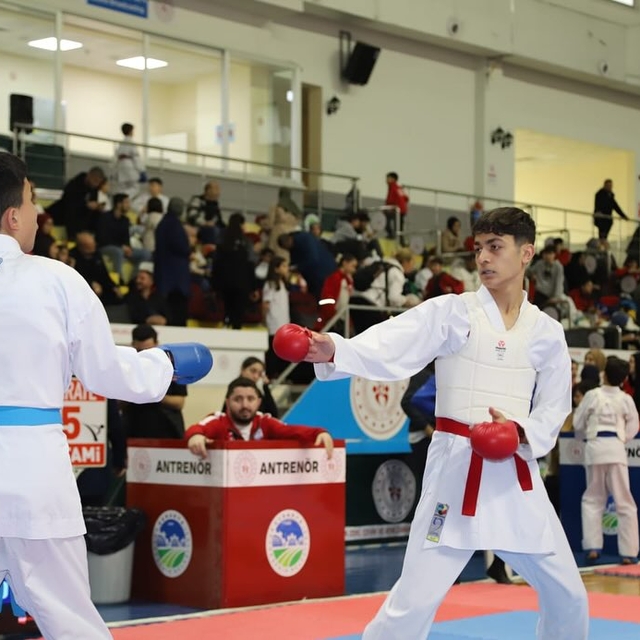 Sakarya'da "Şehit Ali Gaffar Okkan İller Arası Karate Turnuvası" düzenlendi