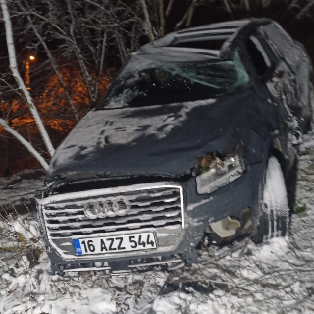 30 metrelik uçurumdan yuvarlanan otomobilin sürücüsü öldü