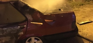 Çınarcık’ta park halindeki otomobil yandı