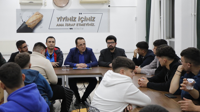 Nevşehir Belediye Başkanı Savran, TÜGVA'lı gençlerle buluştu