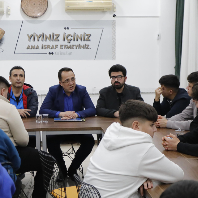 Nevşehir Belediye Başkanı Savran, TÜGVA'lı gençlerle buluştu