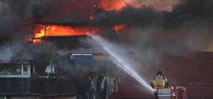 GÜNCELLEME - Başkentte 7 katlı binanın çatısında yangın çıktı