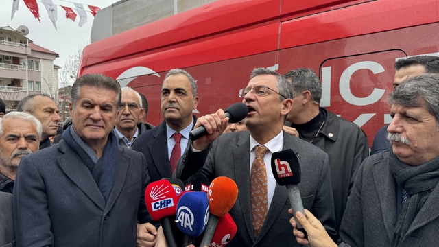 CHP Genel Başkanı Özgür Özel, Tunceli'de partililerle buluştu: