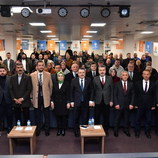 AK Parti Trabzon Büyükşehir Belediye Başkan adayı Genç, ziyaretlerde bulund...