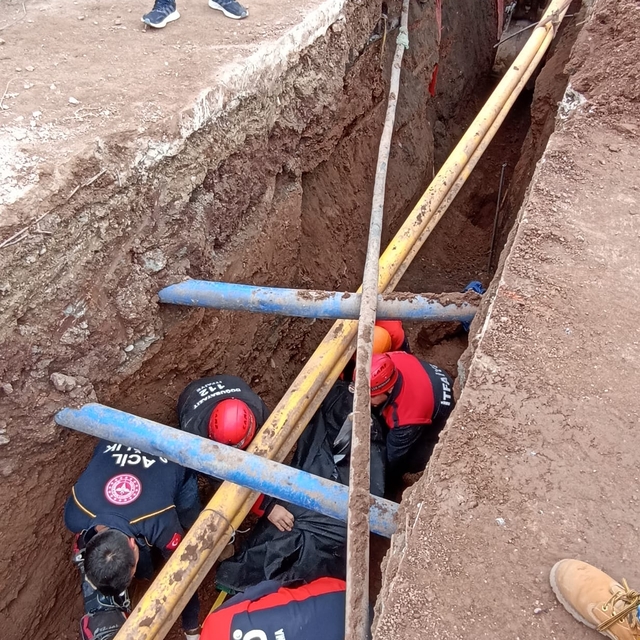 Ağrı'da göçük altında kalan işçi hayatını kaybetti