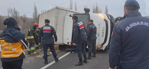 Konya'da devrilen kamyonetin sürücüsü öldü