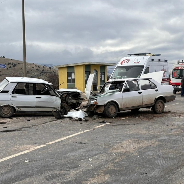Afyonkarahisar'da trafik kazalarında 10 kişi yaralandı