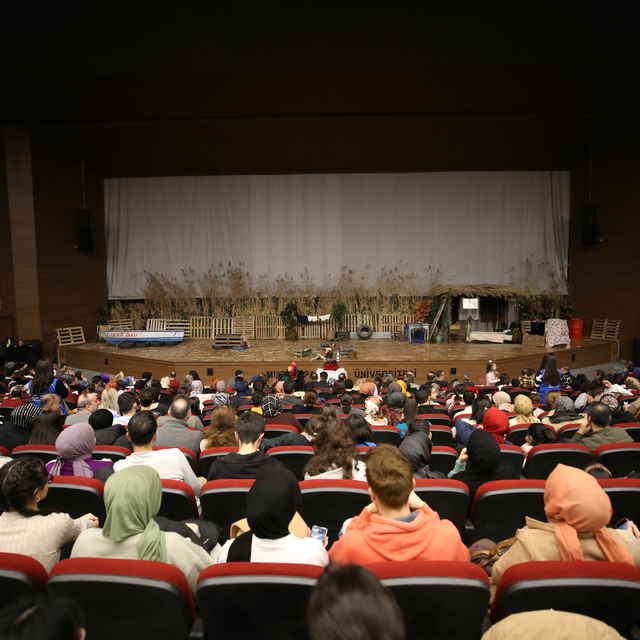 Muş'ta 5 günde yaklaşık 10 bin kişi tiyatroyla buluşturuldu