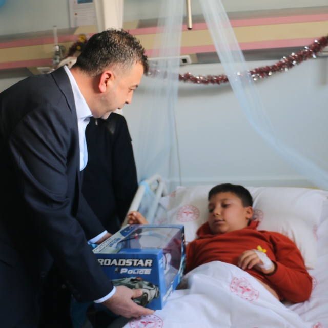Adıyaman'da depremzede çocuklar için sünnet şöleni düzenlendi