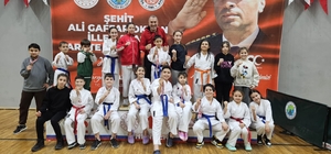 Bigalı karateciler iller arası şampiyonadan madalyayla döndü