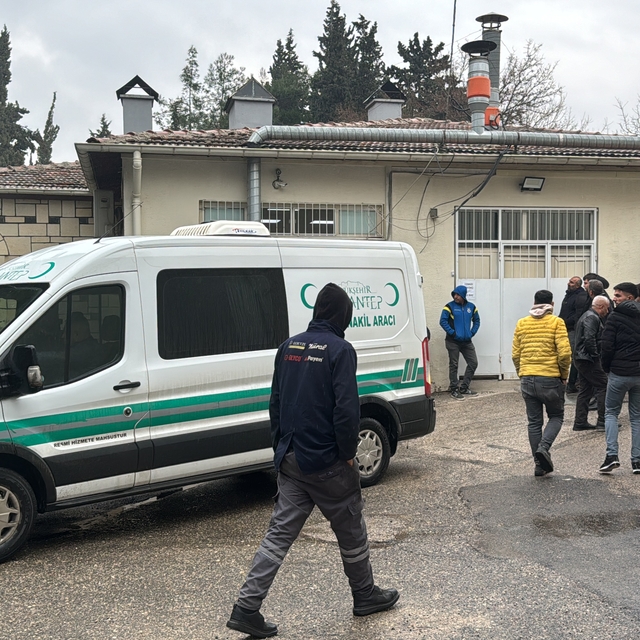 Gaziantep'te ilk iş gününde yük asansöründen düşen işçi hayatını kaybetti