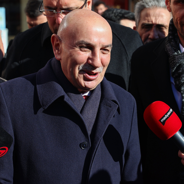 Cumhur İttifakı'nın Ankara Büyükşehir Belediye başkan adayı Altınok esnaf z...