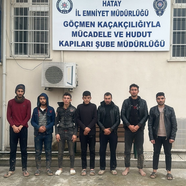 Hatay'da 12 düzensiz göçmen yakalandı