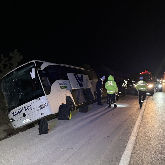 Afyonkarahisar'daki trafik kazasında 4 kişi yaralandı