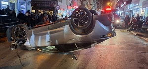 Otomobille husumetlisinden kaçarken sırtından vuruldu, hastaneye giderken k...