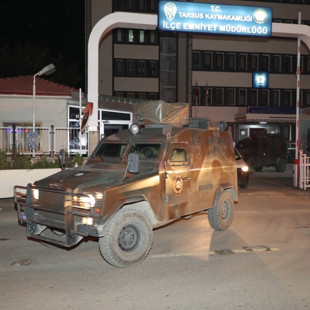Mersin'de silah kaçakçılığı operasyonunda 5 şüpheli yakalandı