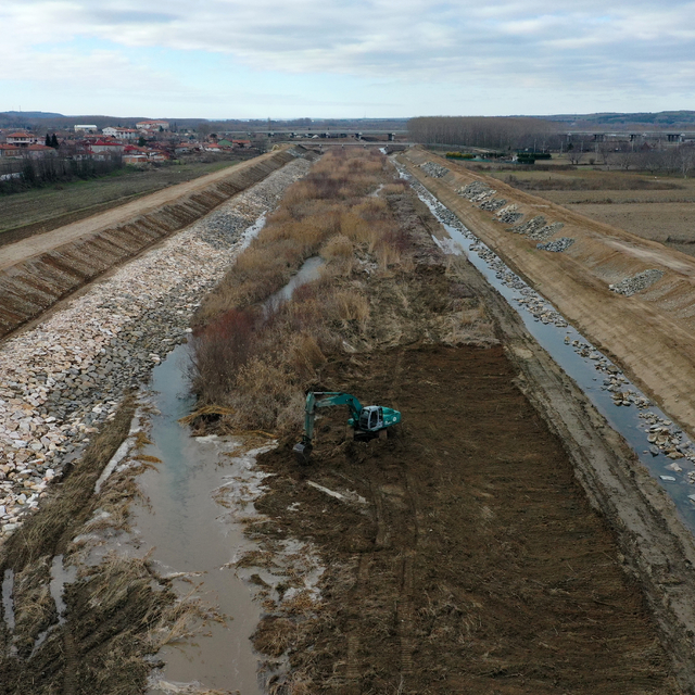 Meriç'in "sigortası" Kanal Edirne'de yatak temizliği başlatıldı